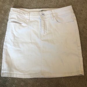 white denim skirt